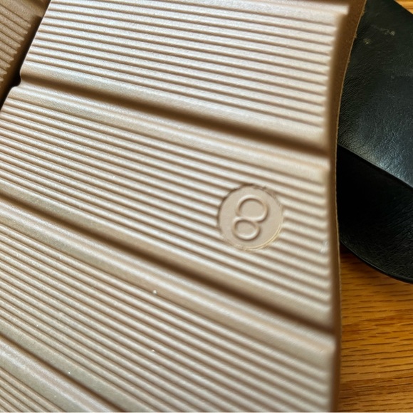 Cloudwalkers open-toe sandals with black leather buckle and raffia wood 8W wide - Picture 9 of 13